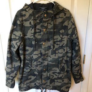 Forever 21 Men's Camo Jacket with hood - Can also be worn by women